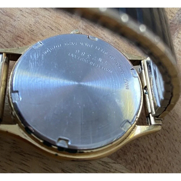 Vintage Seiko Men’s Mickey Mouse Watch In Box Excellent Condition New Battery - Picture 12 of 12